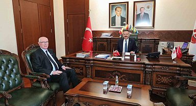 Kazım Kurt ilk resmi ziyaretini Eskişehir Valisi Hüseyin Aksoy'a yaptı