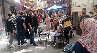 Kebapçı ile çaycının döner çatallı tabela kavgası