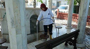 Kemer'de camilerde bayram temizliği