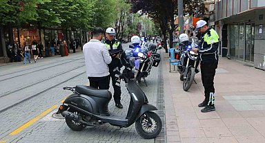 Kentin en işlek 2 bölgesinin trafiğe kapalı alanlarında denetim