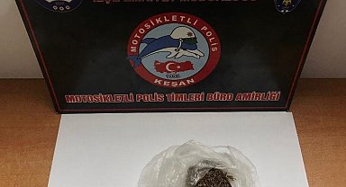 Keşan'da 2 ruhsatsız tabanca ile uyuşturucu ele geçirildi