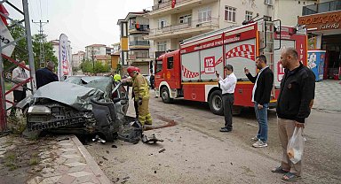 Kırıkkale'de otomobil ile cip kafa kafaya çarpıştı: 2'si ağır 3 yaralı