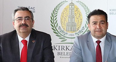 Kırkağaç'ta belediye başkanı resmi sonuçlar ilan edilmeden görevini devretti