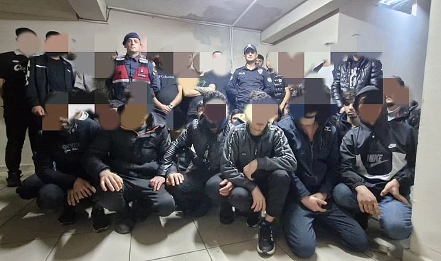 Kırklareli'de 10 araçta 21 kaçak göçmen yakalandı