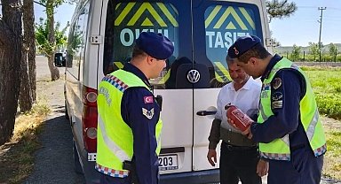 Kırklareli'nde jandarma okul çevrelerini ve servis araçlarını denetledi