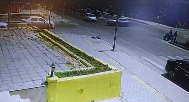 Kırmızı ışık ihlali yapan otomobil kaza yaptı