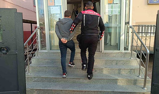 Kırşehir'de evden hırsızlık yapan 2 şüpheli yakalandı