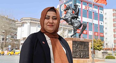 Kırşehir'in en büyük mahallesinin muhtarı kadın oldu