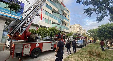 Kızılay binasının çatısında yangın