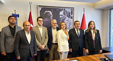 Konak'ta devir teslim töreni: Nilüfer Çınarlı Mutlu görevi devraldı