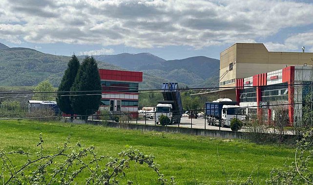 Konteynerde kalan kamyon şoförü ölü bulundu