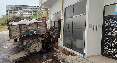 Kontrolden çıkan traktör kaza yaptı: 2 yaralı