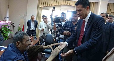 Kozan Belediye Başkanı Atlı, makamına davul zurnalarla uğurlandı