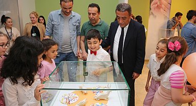 Küçükçekmece Belediyesi'nden dünya otizm farkındalık günü'nde anlamlı sergi