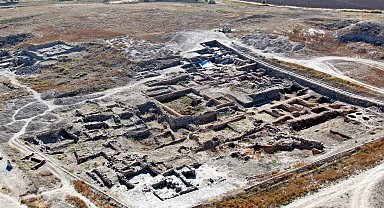Kültepe'de bulunan 'Anisa Levhası'