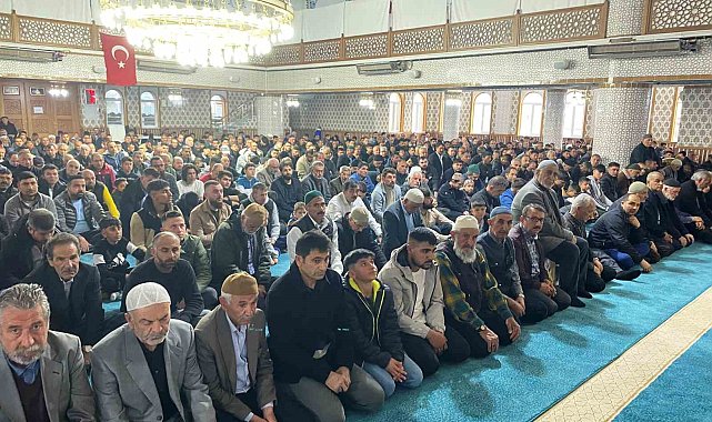 Kulu'da bayram namazı kılındı