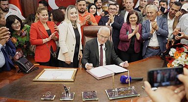 Kumluca'nın yeni belediye başkanı mazbatasını aldı