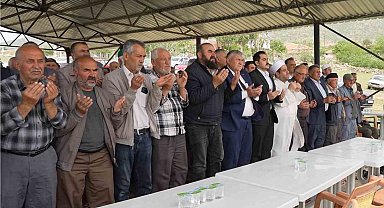 Kuraklık riski artıyor, ekinler kuruyor: Köylüler yağmur duasına çıktı