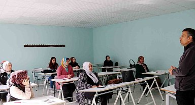 Kütahya OSB'de kadın kaynakçılar yetişiyor