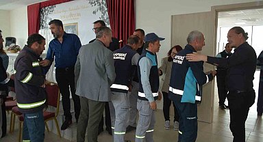Lapseki Belediye Başkanı Atilla Öztürk, personelle bayramlaştı