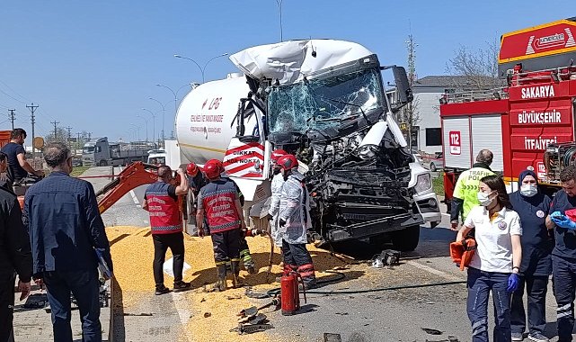 LPG yüklü tanker, park halindeki tahıl yüklü tıra çarptı: 1 ölü, 1 ağır yaralı