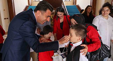 Makamında en özel misafirlerini ağırladı