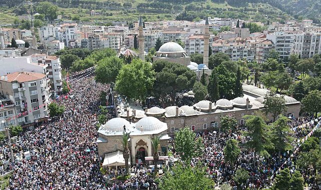 Manisa'da on binlerce el şifaya uzandı