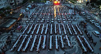Manisalılar, Büyükşehir'in iftar sofrasında buluştu