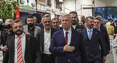 Mansur Yavaş'tan seçim sonrası ilk ziyaret Ankara Toptancı Hali'ne