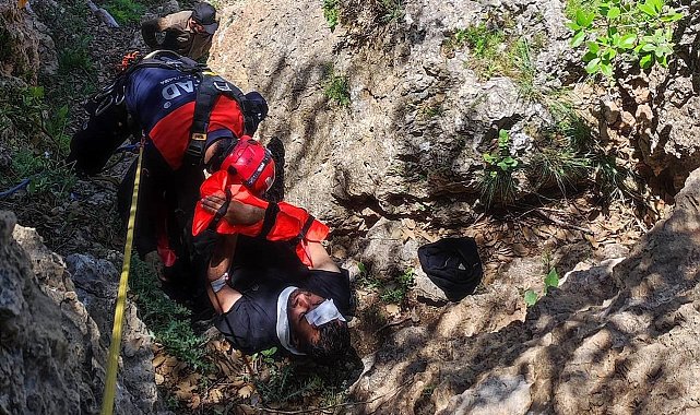 Mardin'de petrol arama çalışmalarında uçurumdan düşen işçi yaralandı