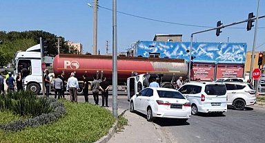 Mardin'de tır, minibüse ve hafif ticari araca çarptı: 4 yaralı