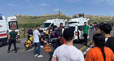 Mardin'de trafik kazası: 11 yaralı