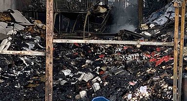 Market yangınında bin 350 metrekare kapalı alanın tamamı kül oldu