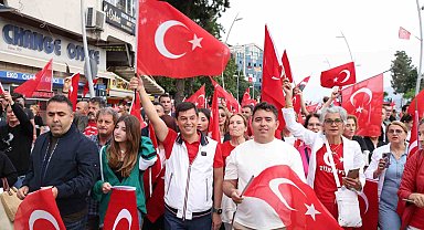 Marmaris'teki 23 Nisan kortejinde 104. yıl coşkusu