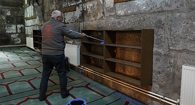 Melikgazi Belediyesi; camileri temizleyerek bayrama hazırladı