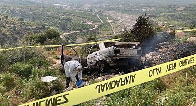 Mersin'de 2'si evde, biri araçta olmak üzere 3 kişi yanarak ölmüş halde bulundu