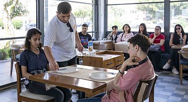 Mersin'de gençler 'Mertuseg Projesi' ile turizm sektörüne hazırlanıyor