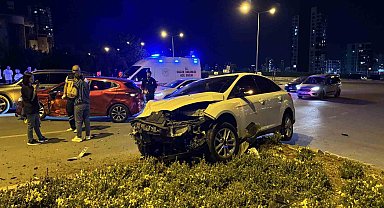 Mersin'de iki otomobil çarpıştı: 5 yaralı