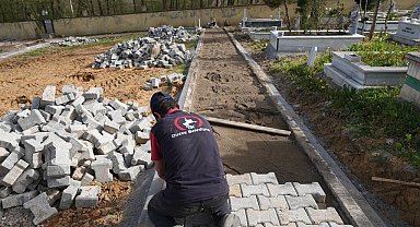 Mezarlık içi yollar ve parsel sınırları yenileniyor