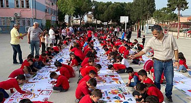 Minik eller sanatla buluştu
