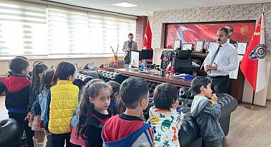 Minik öğrenciler polis haftasını kutladı