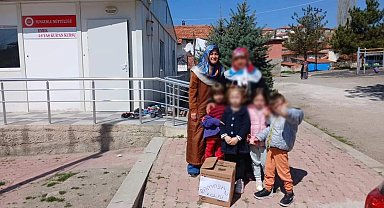 Minik öğrencilerden örnek davranış