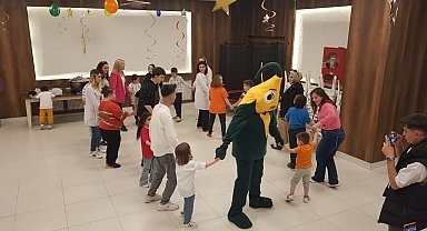 Mısır kostümü ile özel eğitimli çocuklara unutulmaz anlar yaşattılar