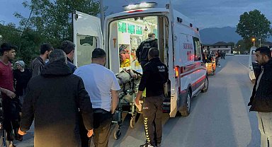 Motosiklet kamyonetle kafa kafaya çarpıştı: 1 yaralı