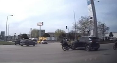 Motosiklet TOGG'a böyle çarptı