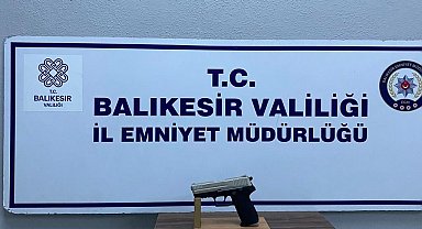 Motosikleti üzerinde kurusıkı tabanca ile havaya ateş açan şahıs gözaltına alındı