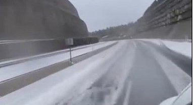 Muğla'da yollar beyaza büründü