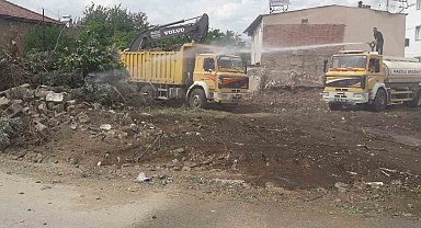 Nazilli'de metruk binalar yıkılıyor