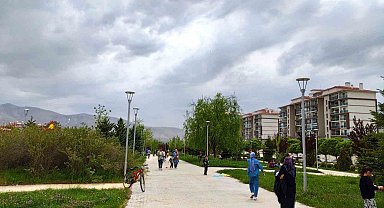 Niğde'de Uçurtma Şenliği ile gökyüzü renklendi