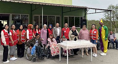 Nisan doğumlu yaşlılara toplu kutlama
